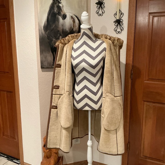 Brown suede faux fur trenchcoat - Picture 5 of 11